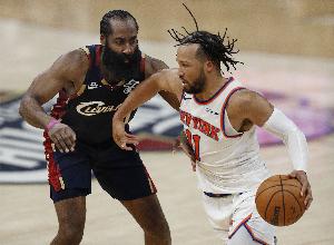 追梦：哈登是单核持球打法中最出色的 但面对强队会成为一种阻碍