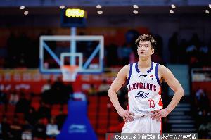 郭艾伦：像我之前打总决赛 要豁得出去 不要怕输 谁有心魔谁完蛋