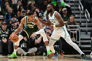 Shams：这是近年来最疯狂休赛期 五大球星接连改换门庭