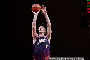 直播吧：余嘉豪基本确定下赛季重返CBA 目前只差澄清信